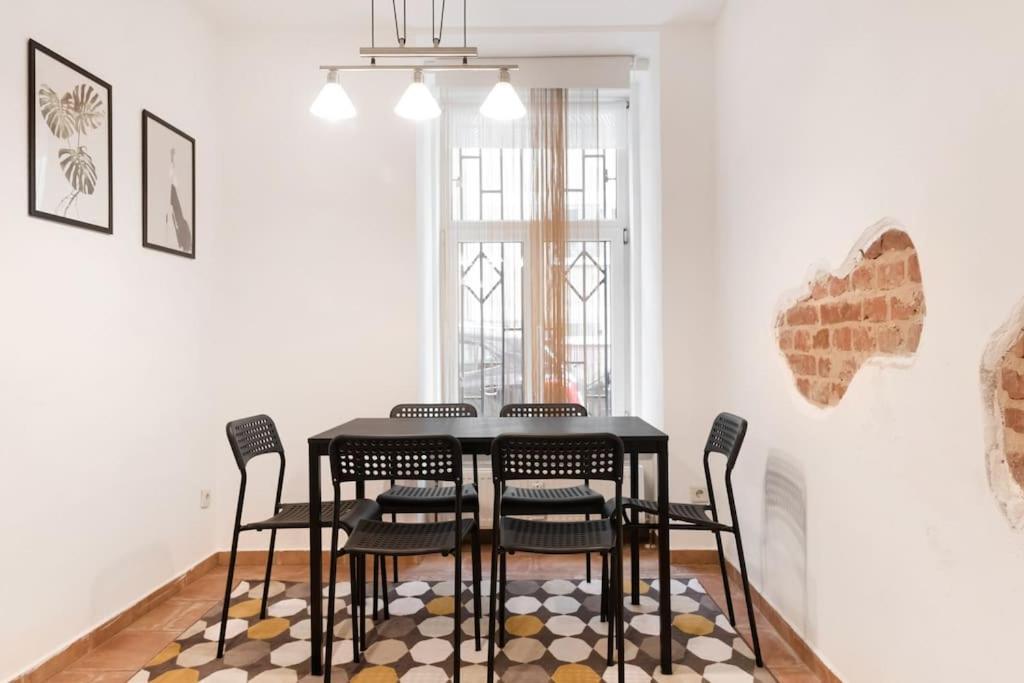 וינה Spacious Central Apartment מראה חיצוני תמונה